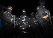 Detik-detik Densus 88 Tembak Mati Teroris yang Melawan dengan Samurai
