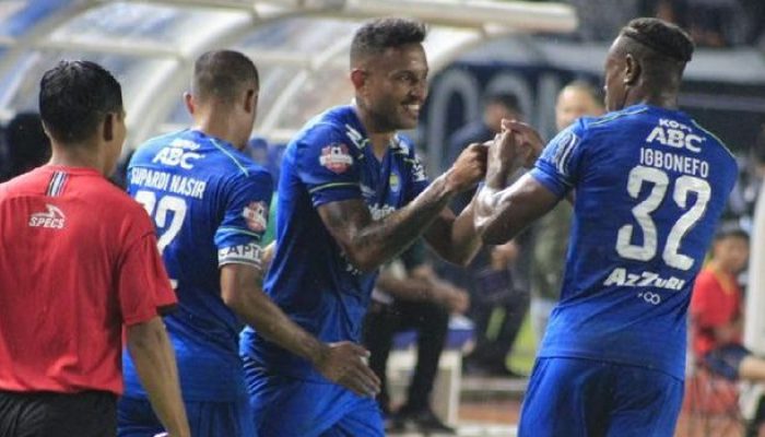 Persib Bandung Kokoh di Puncak Klasemen