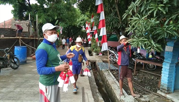 Turut Semarakkan HUT Kemerdekaan RI ke-75, Petani Mangga di Sumedang Pasang Perangkap Hama Merah Putih