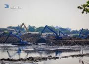 Hadapi Musim Hujan, Pemprov DKI Masifkan Grebek Lumpur