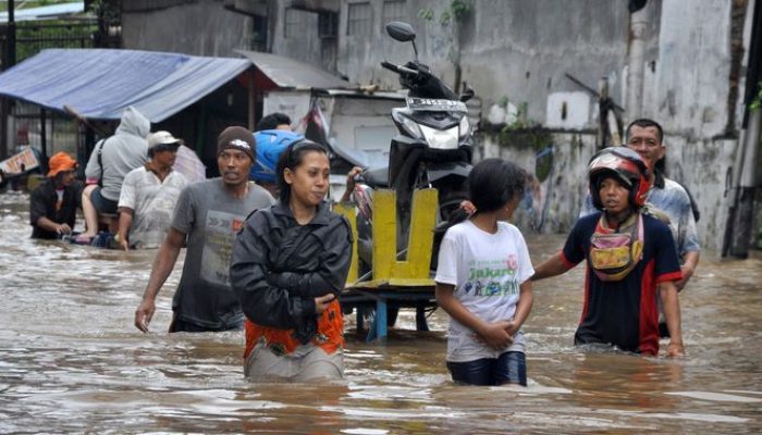 Waspada Banjir, Tiga Pintu Air di Jakarta Siaga 1