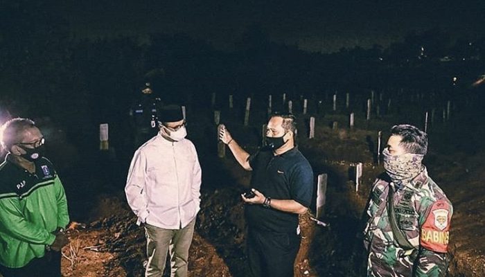 Sehari 45 Jenazah Covid-19 Dimakamkan, Anies Tinjau TPU Pondok Ranggon