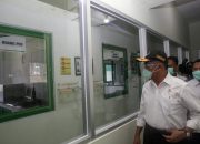 Menko PMK Praktikkan GeNose, Keluar Hasil 50 Detik