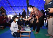 Kunjungi Pos Pengungsian Bencana di Masamba, Menteri Bintang: Perkuat Pemulihan Trauma Para Korban