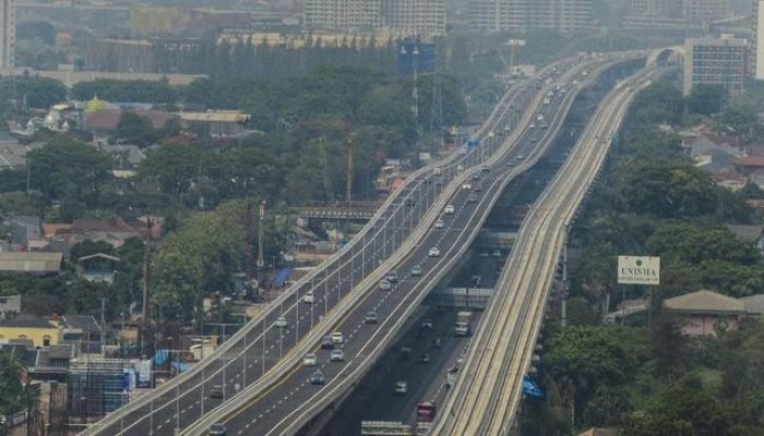 Tol Jakarta Arah Cikampek Padat di Sejumlah Wilayah Jelang Larangan Mudik