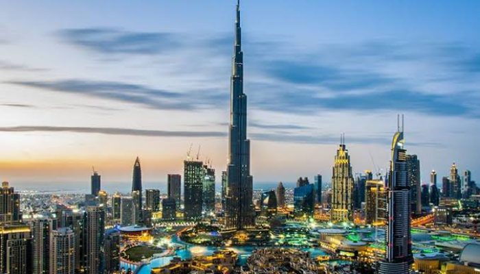 Duh, Uni Emirat Bolehkan Kumpul Kebo dan Mabuk