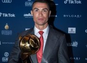 Kalahkan Messi, Christiano Ronaldo Jadi Pemain Terbaik Dunia Abad Ini