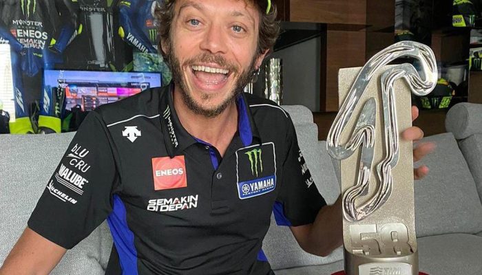 Rossi Sepakati Kontrak dengan Petronas Yamaha SRT