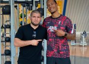 Mantan Pegulat MMA Khabib Nurmagomedov, Siap Debut Jad Pesepakbola