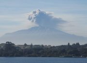Kembali Erupsi, Gunung Sinabung Keluarkan Awan Panas
