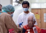 Patut Dicontoh! Lansia 104 Tahun Jalani Vaksin