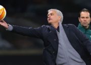 Beres Dipecat, Mourinho Masih Sempat-sempatnya Omeli Pemain Spurs!
