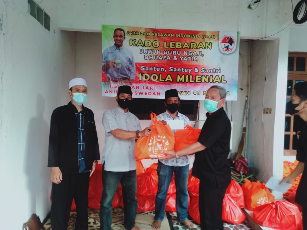 JARI ABW Bagikan Kado Lebaran kepada Yatim, Dhuafa dan Guru Ngaji di Jakbar