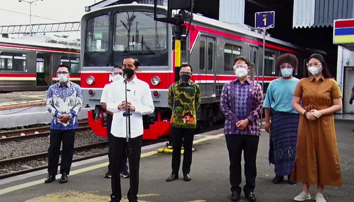 Presiden Dorong Percepatan Vaksinasi Covid-19 dari Stasiun Kereta hingga Pelabuhan