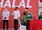 Presiden Jokowi Tinjau Vaksinasi Massal di Kabupaten Tangerang