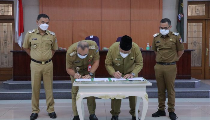 Tingkatkan Pelayanan, Pemkot Tangsel dan Pemkab Tangerang Tanda Tangani Nota Kesepahaman