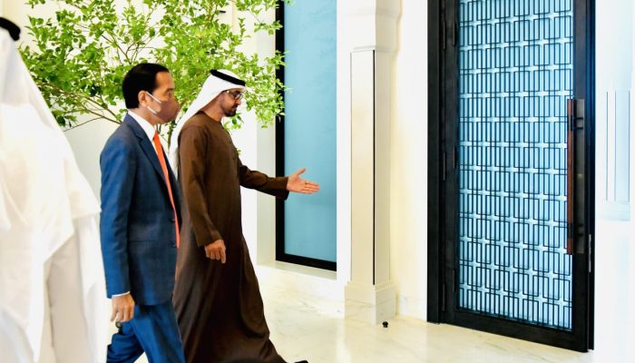 Kemesraan Hubungan Indonesia dan PEA  Lewat Jalan dan Masjid Presiden Joko Widodo