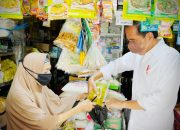 Presiden Jokowi Cek Ketersediaan Minyak Goreng di Yogyakarta