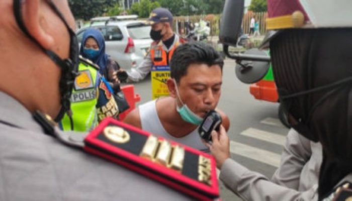 Antisipasi Pengendara Mabuk, Satlantas Polres Bogor Kota Gunakan Alat Breath Alcohol Tester