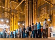 Pemerintah Perlonggar Aturan Bepergian, Ketua MUI: Aturan Ibadah Menyesuaikan, Shaf Kembali Dirapatkan