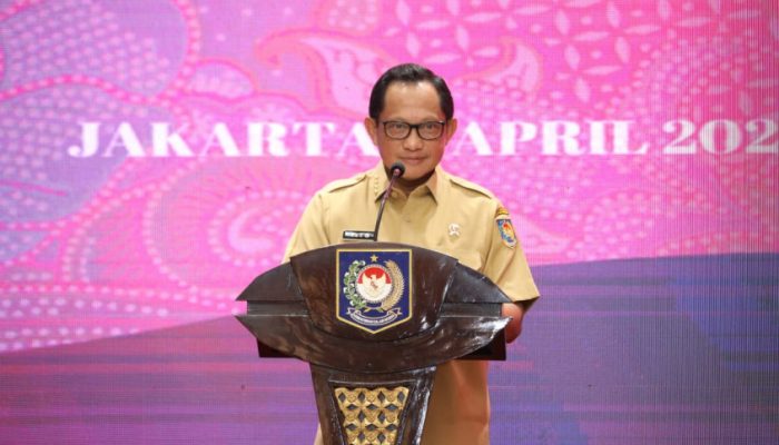 Mendagri Minta Perangkat Desa Kampanyekan Disiplin Prokes dan Percepat Vaksinasi