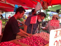 Pastikan Stok Pangan Jelang Idul Fitri, Kementan lakukan Monitoring Stok Pangan Pokok di Pasar TOS 3000 Batam