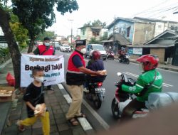 Sparta Indonesia Berbagi Seratusan Takjil pada Pengguna Jalan TPU Tanah Kusir