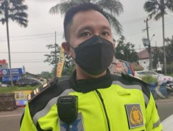 Satlantas Polres Bogor Tindak Ambulans Berisi Wisatawan yang Lawan Oneway