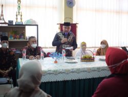 Wali Kota Depok Lepas Kader Lansia Kesehatan pada Peringatan HLUN