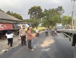Pemotor di Bogor Tewas Usai Gagal Menyalip Minibus