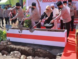 Wakapolri Letakan Batu Pertama Pembangunan Masjid di Kediri