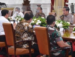Presiden Jokowi Minta Jajaran Gencarkan Vaksinasi Booster