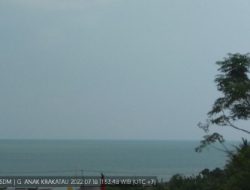 Potensi Bahaya Longsoran, Warga Diminta Hindari Kawah Gunung Anak Krakatau Radius 5 KM