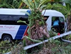 Diduga Rem Blong, Minibus Terguling di Jalur Geopark Ciletuh