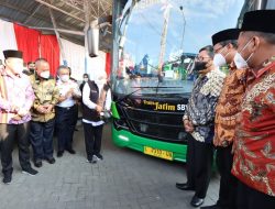 Gubernur Jatim Launching Bus Trans Jatim Koridor I