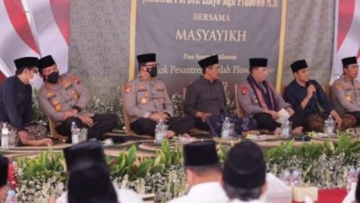 Kapolri Silaturahmi dengan Masyayikh dan Sesepuh Ponpes Al Falah Ploso Kediri