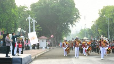 Presiden Jokowi Lepas Kirab Merah Putih