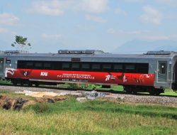 KAI Hadirkan Livery Khusus dan Ornamen HUT RI Ke-77