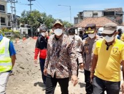 Bupati Sidoarjo Tinjau Proyek Fly Over JPL 64 Krian