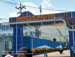 Kebakaran Kapal Kontainer di Dermaga Jamrud Surabaya Diduga Akibat Konsleting Listrik