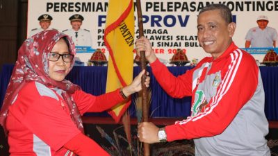 Dilepas Langsung Amran Mahmud, Kontingen Wajo untuk Porprov XVII Terima Kartu BPJS Ketenagakerjaan