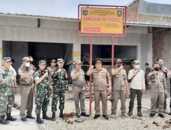 Satpol PP Depok Segel Bangunan Toko di Jalan Raya Krukut
