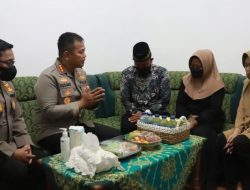 Kapolresta Sidoarjo Kunjungi Keluarga Polisi Korban Tragedi Kanjuruhan