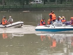 Ditemukan Bangli dan Sampah di Sempadan Kali Surabaya