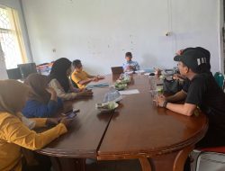 Pimpin Rapat Internal, Kabid Humas dan IKP Diskominfo Lutra Minta Tim Peliputan Bekerja Cerdas