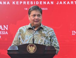 Airlangga: Satgas dan Vaksinasi Booster Tetap Berjalan