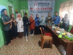 Ketua Bawaslu Sulsel Melakukan Monev ke Sekretariat Panwaslu Sabbang Selatan
