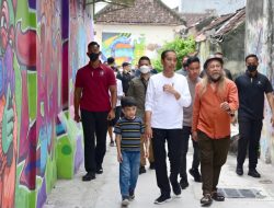 Di Surakarta Presiden Mengunjungi Mas Don Art Center
