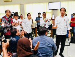 Kegiatan Penyampaian SPT di KPP Pratama Surakarta Ditinjau Presiden