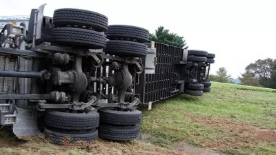 Truk Terguling di KM 44 Tol Jagorawi Arah Bogor, Begini Kondisinya